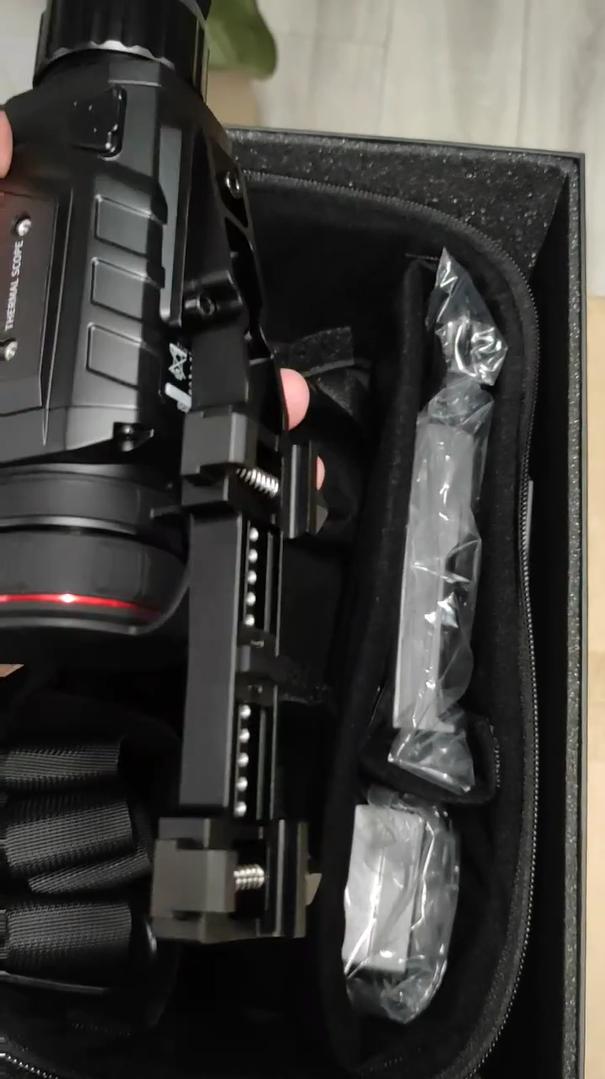 тепловизионный прицел EATECH SR620