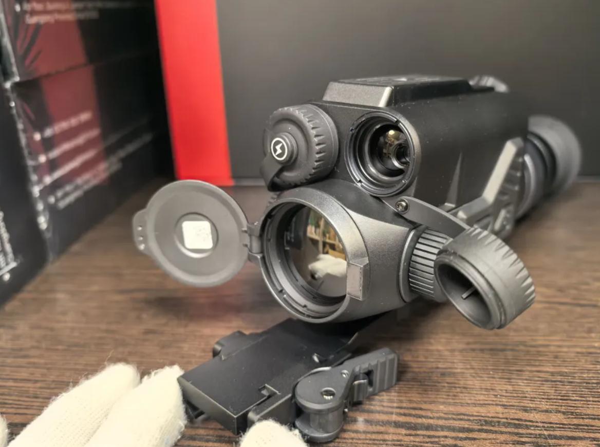 тепловизионный прицел модель EATECH SS332L