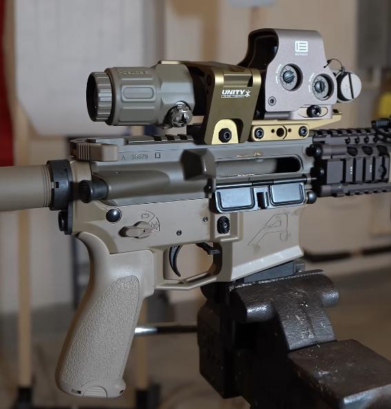 особенности EOTech G33.STS TAN