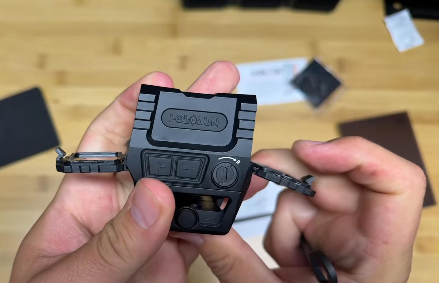 преимущества Holosun AEMS Pro X2 RD крепление на Weaver/Picatinny