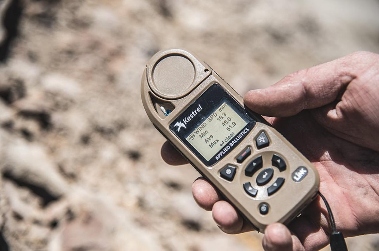 комплектация Kestrel 5700 Elite with Applied Ballistics с функцией LiNK / Tan