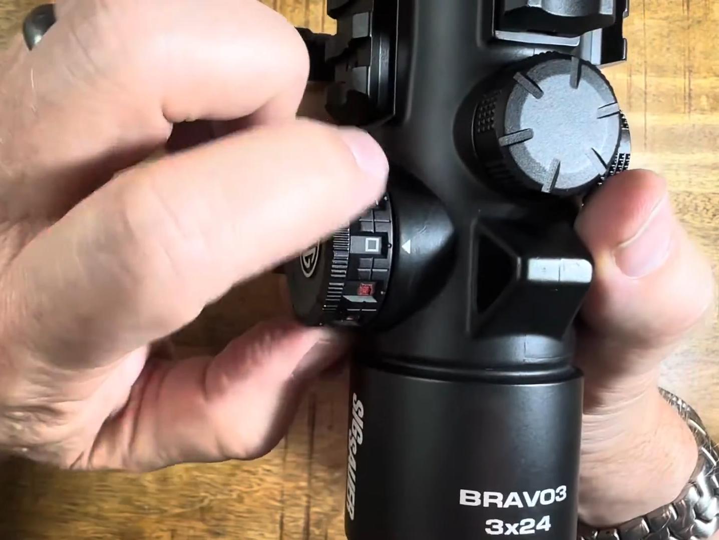 характеристики Sig Sauer BRAVO3 Prism Sight 3x24