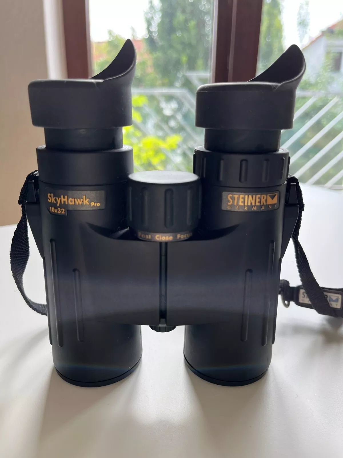 оптический бинокль модель Steiner SkyHawk Pro 10x32