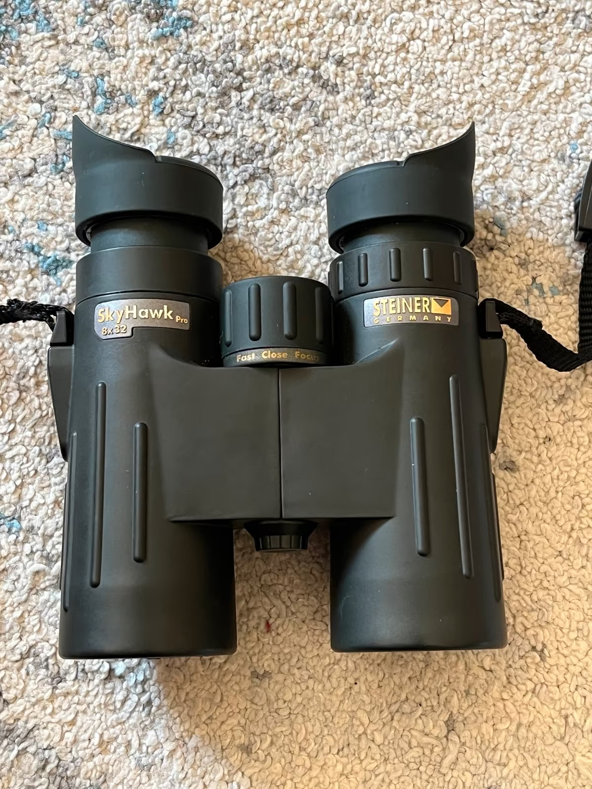 оптический бинокль модель Steiner SkyHawk Pro 8x32