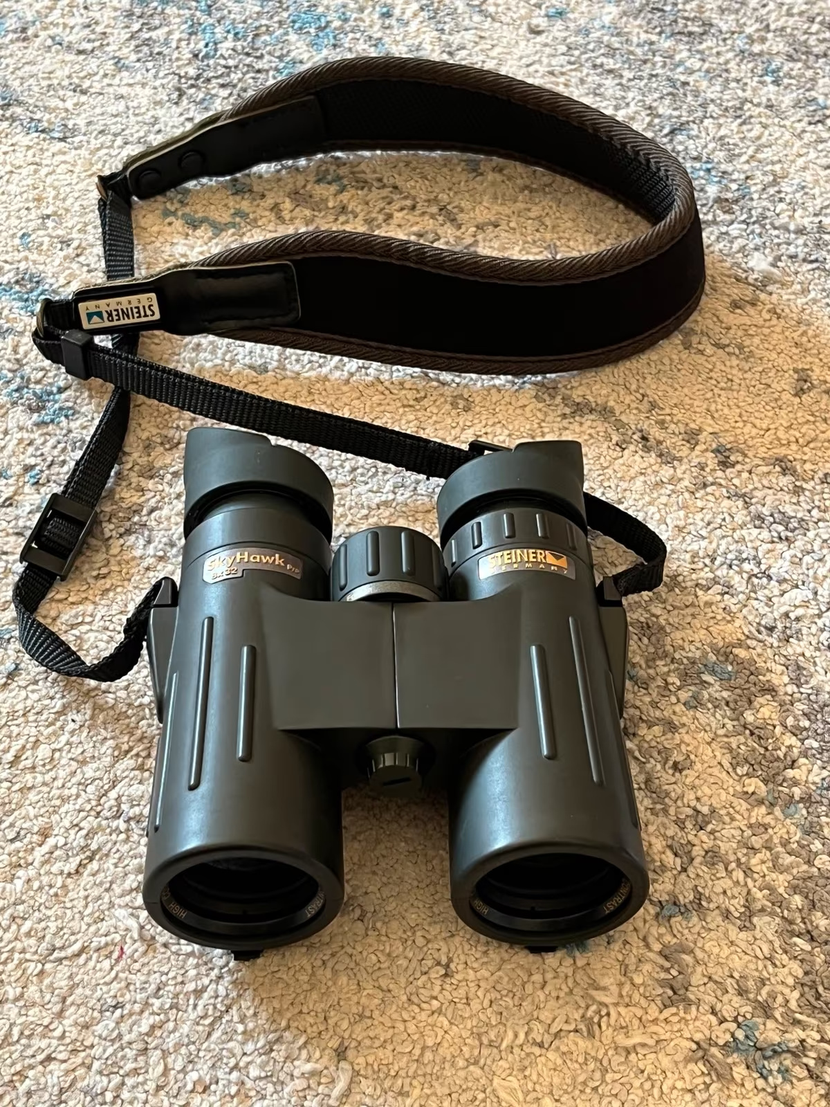 оптический бинокль Steiner SkyHawk Pro 8x32