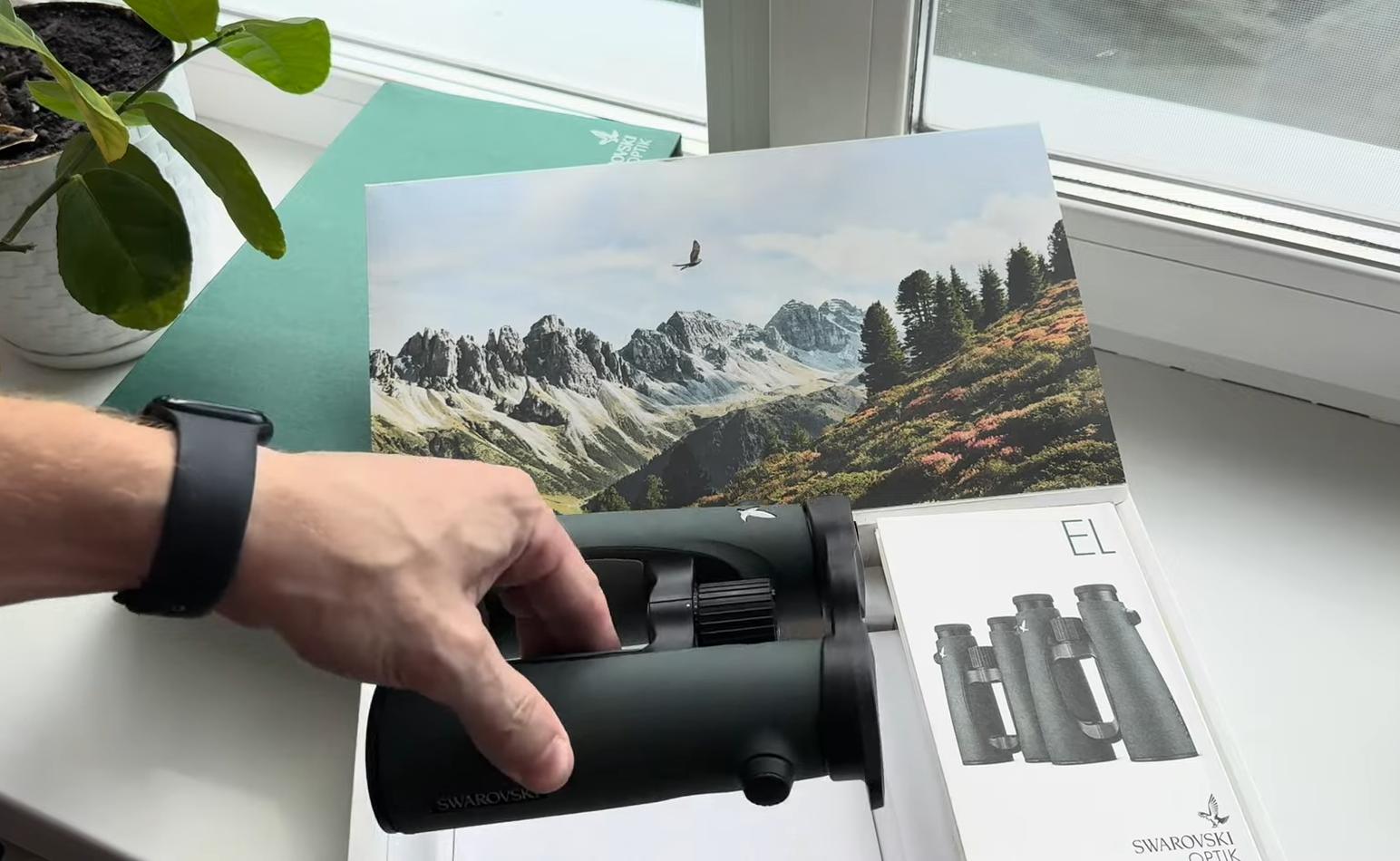 оптический бинокль модель Swarovski EL 10x42