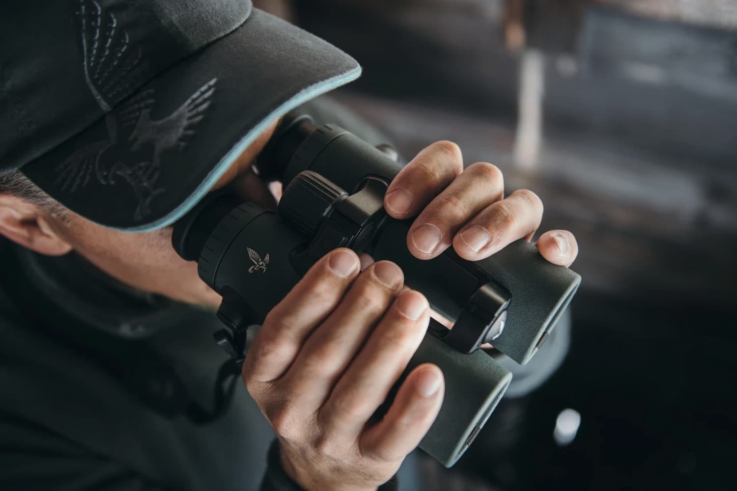 особенности Swarovski EL Range TA 10x42